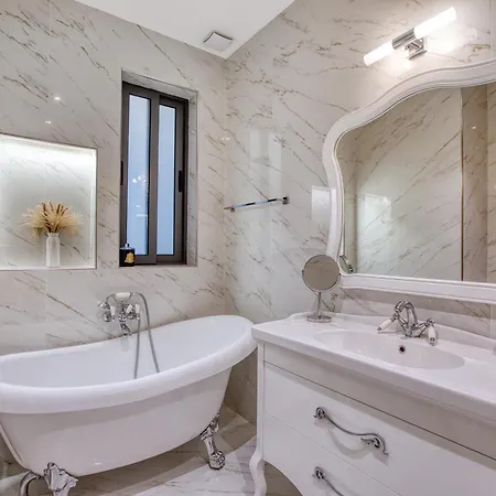 New - Unique 3br In Sought-after Area Of Malta By Sf Homes 公寓