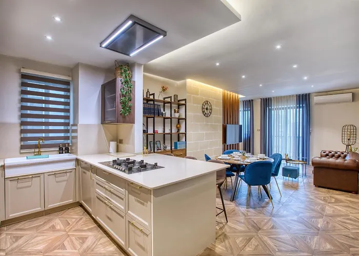 公寓 New - Unique 3br In Sought-after Area Of Malta By Sf Homes